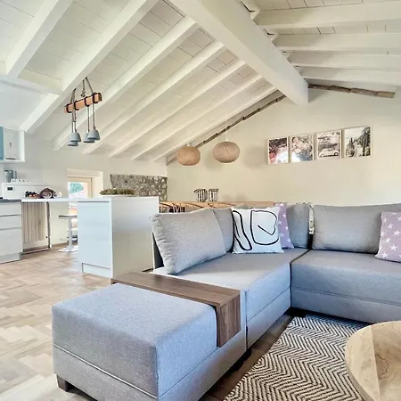 Apartment Borgo Dei Sogni - Unique Loft - Di Garda San Felice del Benaco